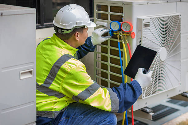 Professional Hvac technician working in Grant, FL